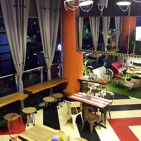 G Suites Hotel By Amithya Surabaya Bagian luar foto